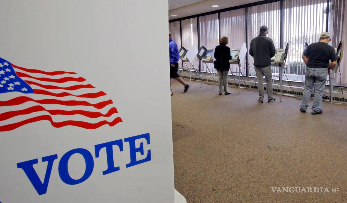 $!Aventaja Hillary Clinton a Trump en votación adelantada en EU