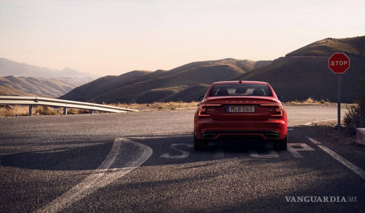 $!Volvo S60 2019, 415 hp para enfrentar al A4 y el Serie 3