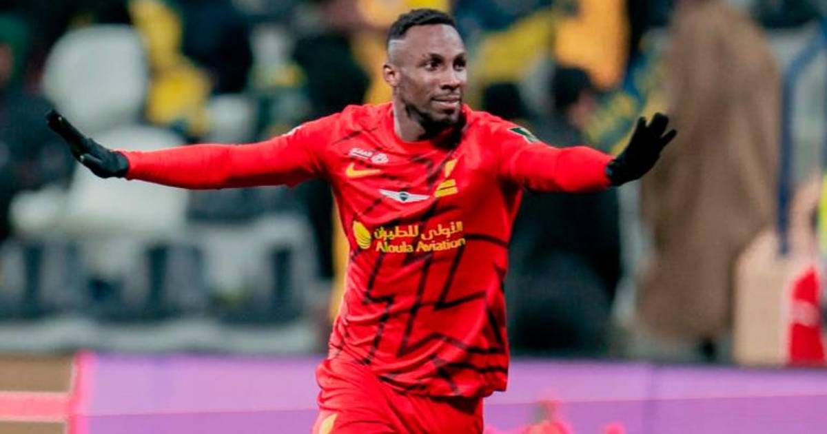 Julián Quiñones; pura calidad que no cabe en la Selección de Javier Aguirre