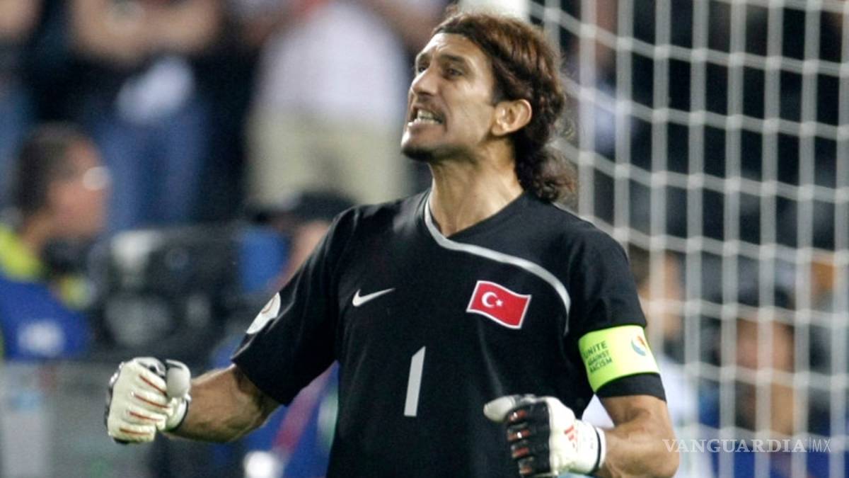 Leyenda del futbol turco se encuentra en estado crítico por coronavirus