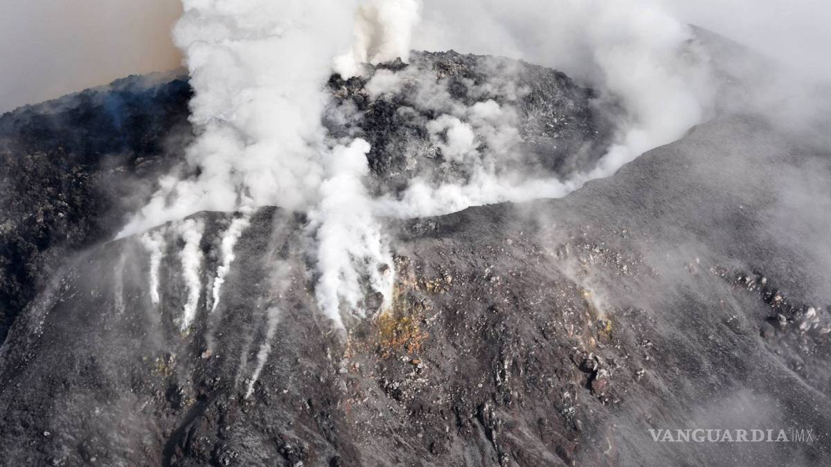 Nuevas explosiones del volcán Colima en México obligan a evacuar tres comunidades