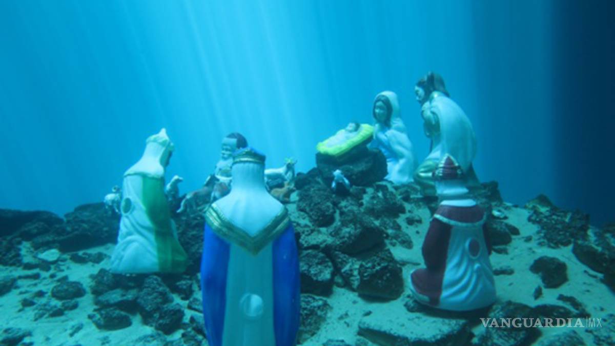Conoce el nacimiento navideño al fondo de un cenote, en Yucatán