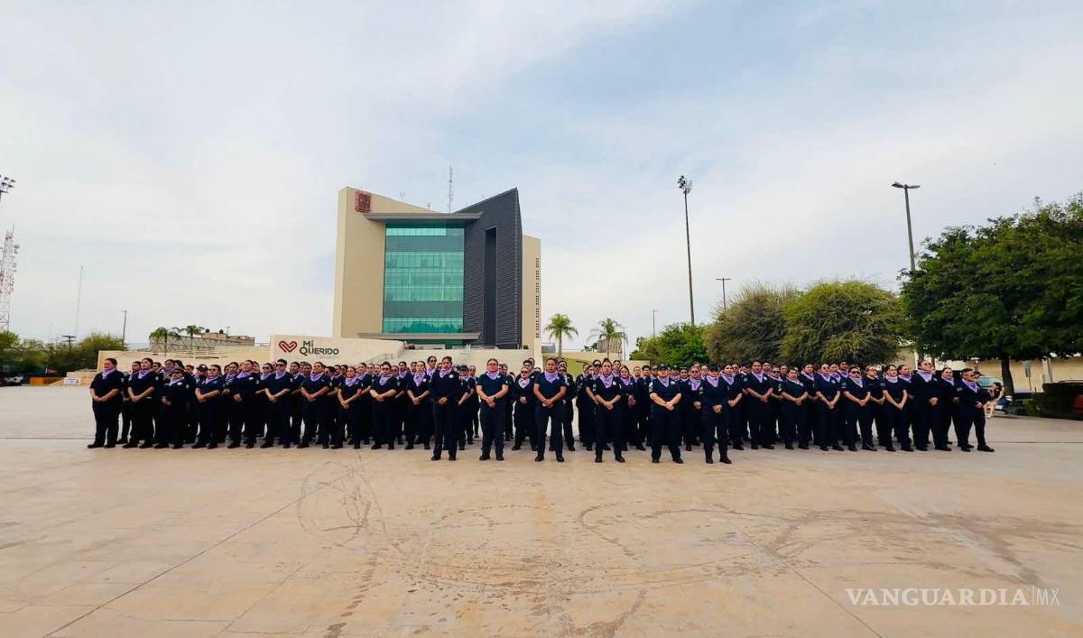 $!La concentración final en la explanada de la Plaza Mayor reunió a miles de asistentes que participaron en pronunciamientos y actividades de visibilización.
