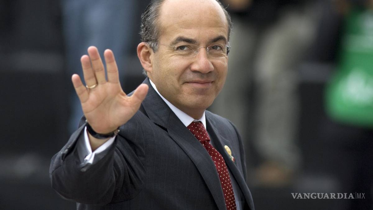 Se burla Felipe Calderón de la sustitución de Enrique Ochoa
