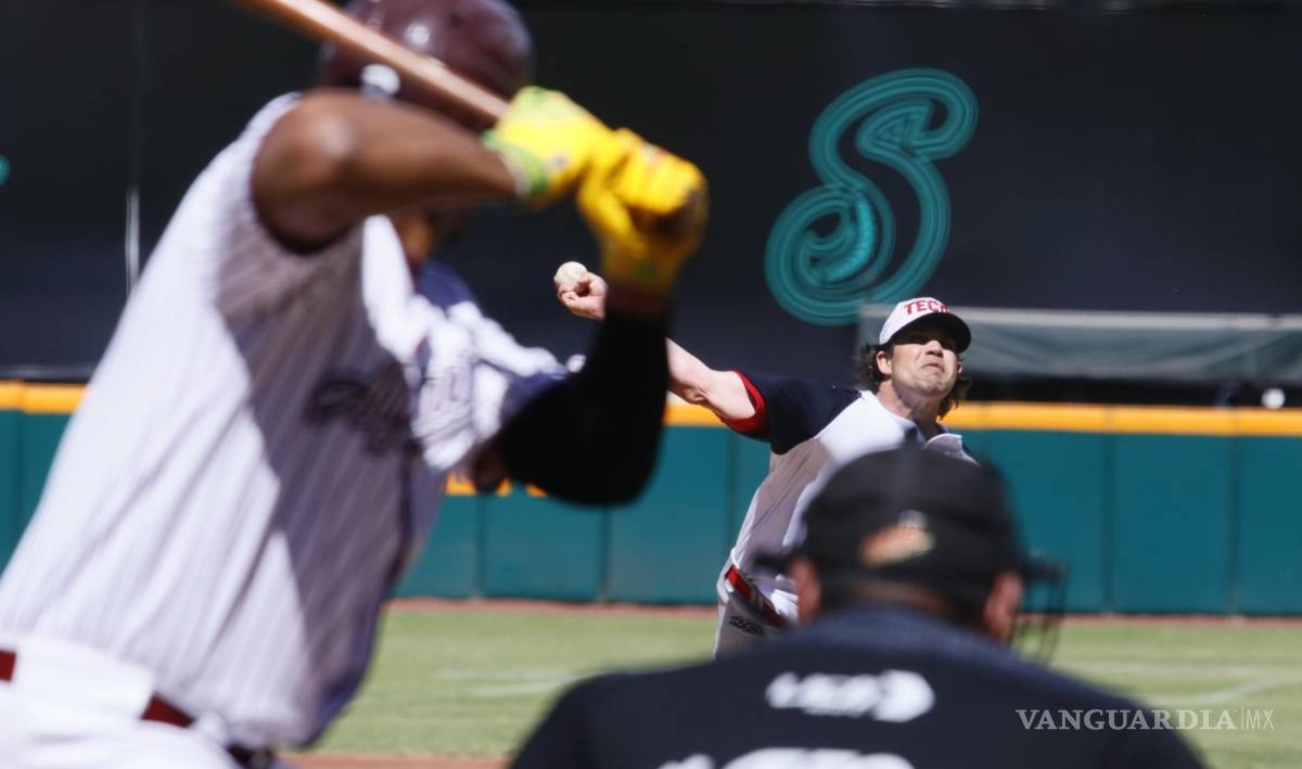 $!Los Tecolotes se lucieron en la lomita del Estadio Madero.
