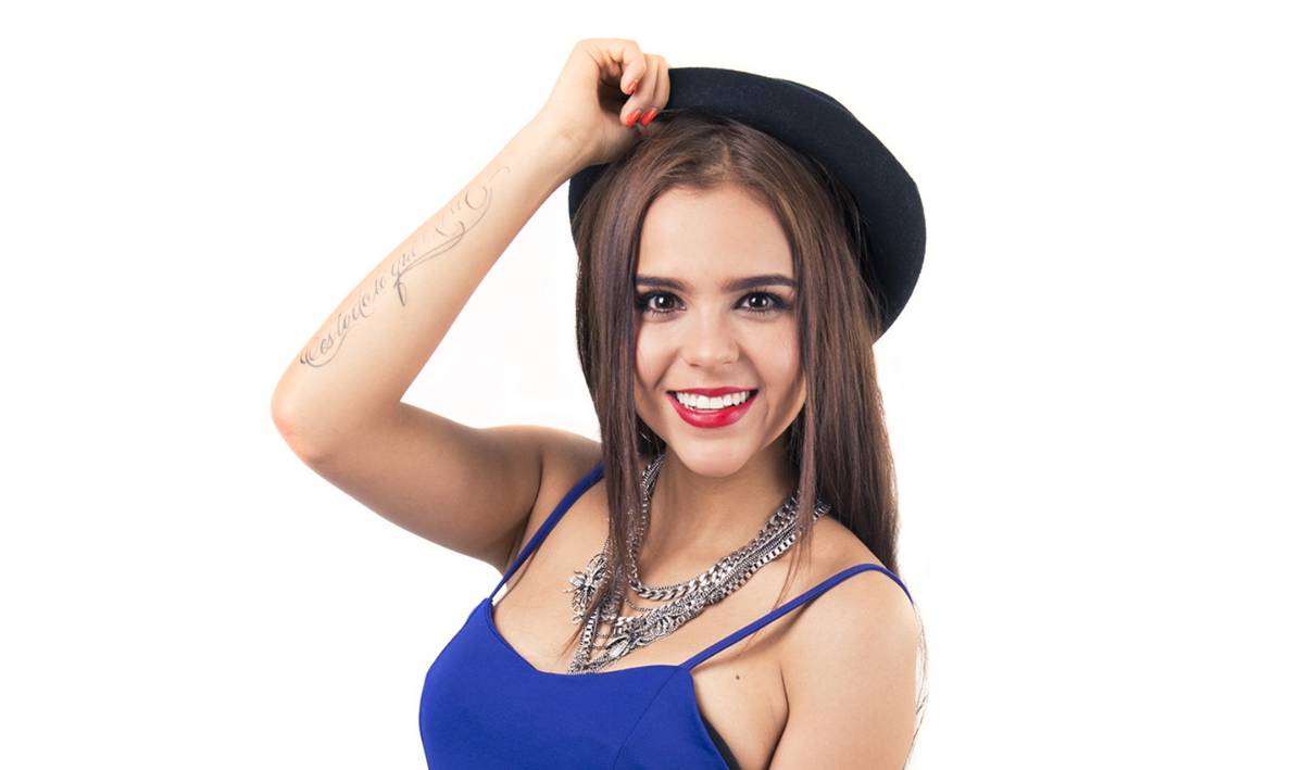 $!Yuya es felicitada por su 'gemela' estrella porno