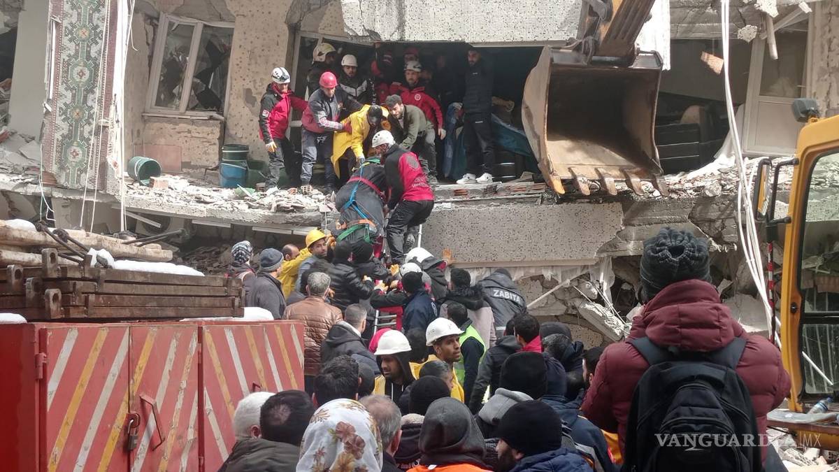 Fuerte terremoto de magnitud 7.8 remece a Turquía y Siria (Fotos)