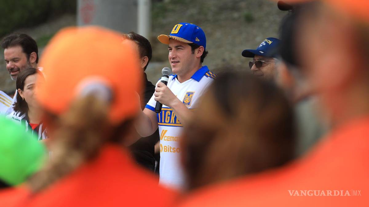 Samuel García reprocha a alcaldes de Nuevo León por desviar recursos a campaña electoral de Coahuila