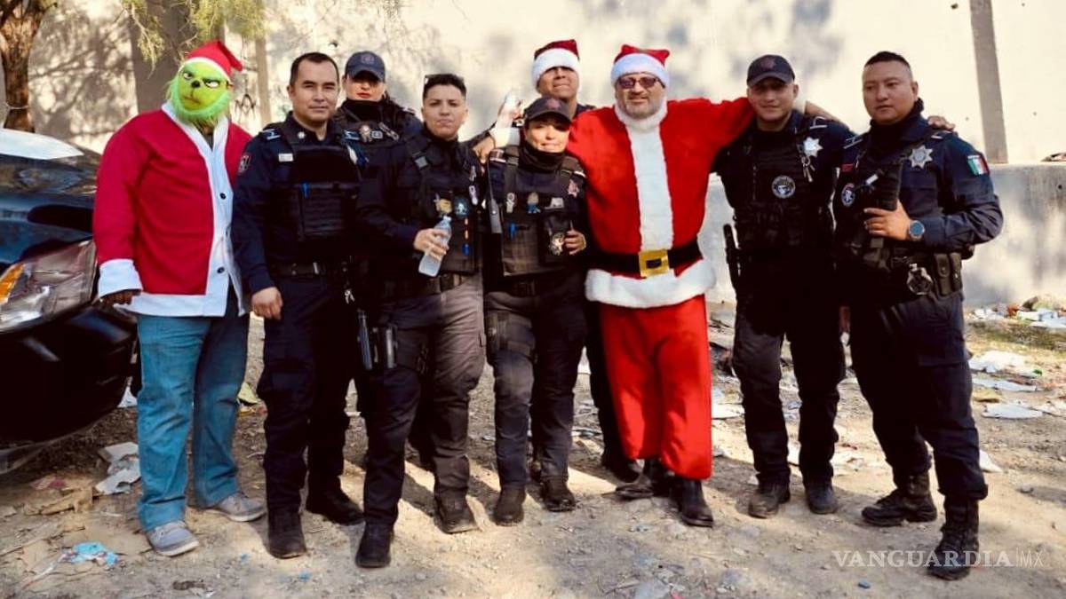 Uniformados de Guadalupe, NL llevan alegría a niños de escasos recursos