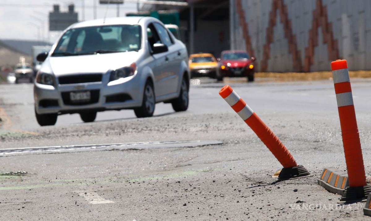 $!En cuatro meses automovilistas saltillenses destruyen tramo de ciclovía rehabilitada