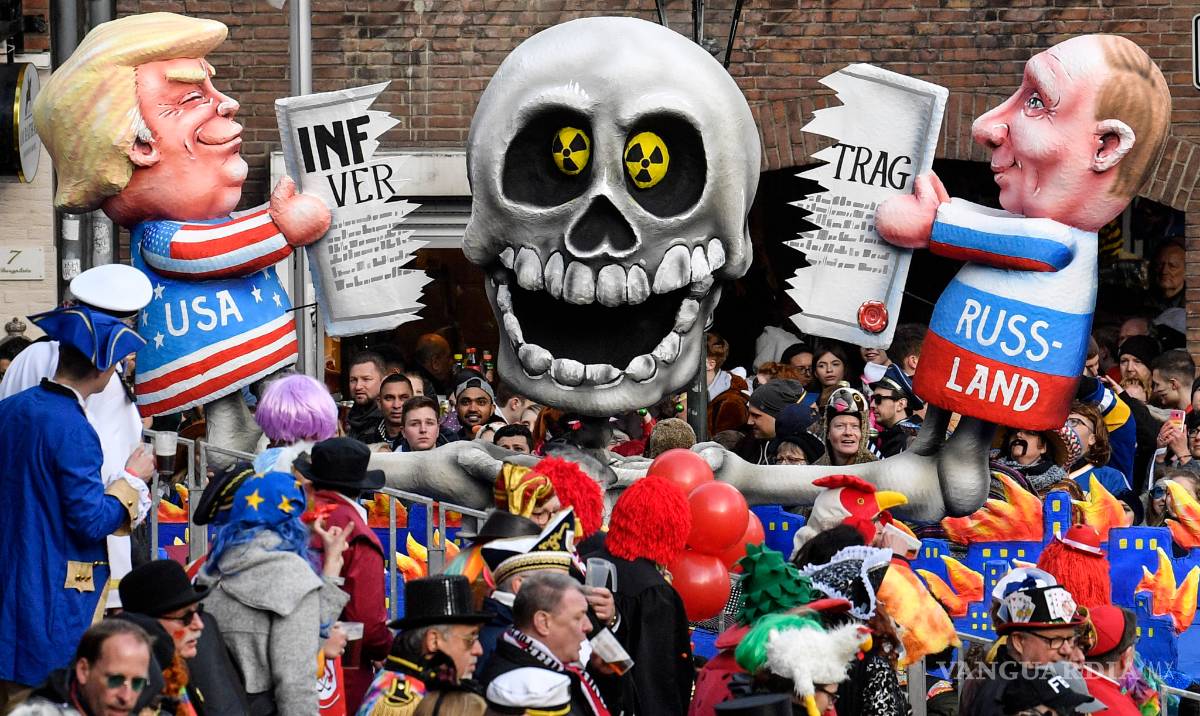 $!Carnaval alemán se burla de los políticos (fotogalería)