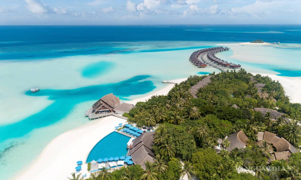 $!Vista aérea de una villa junto al mar. Foto: Open Comunicación.