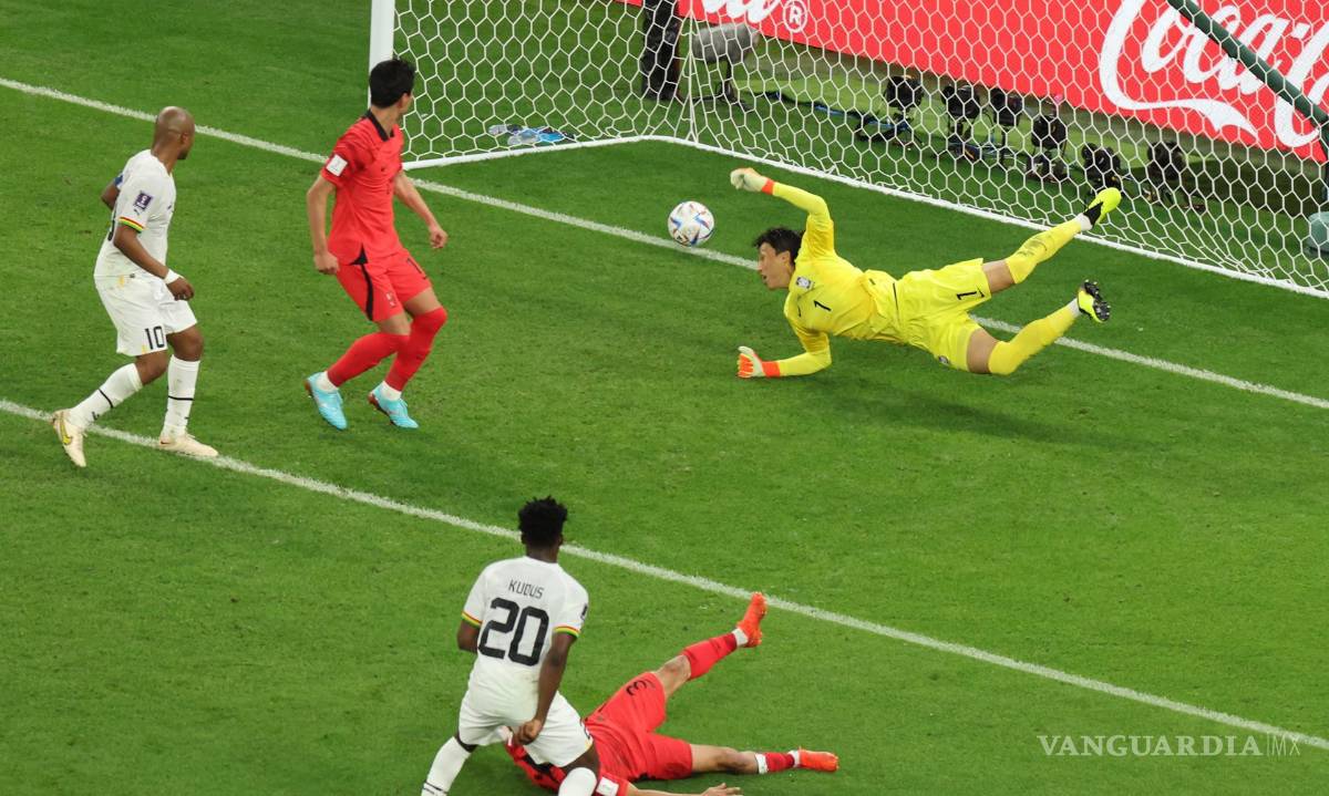$!Mohammed Kudus (20) anota el tercer gol para su selección.