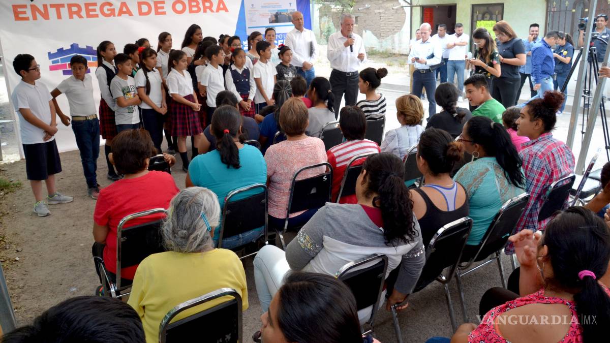 Pavimentan en Torreón calles de dos ejidos