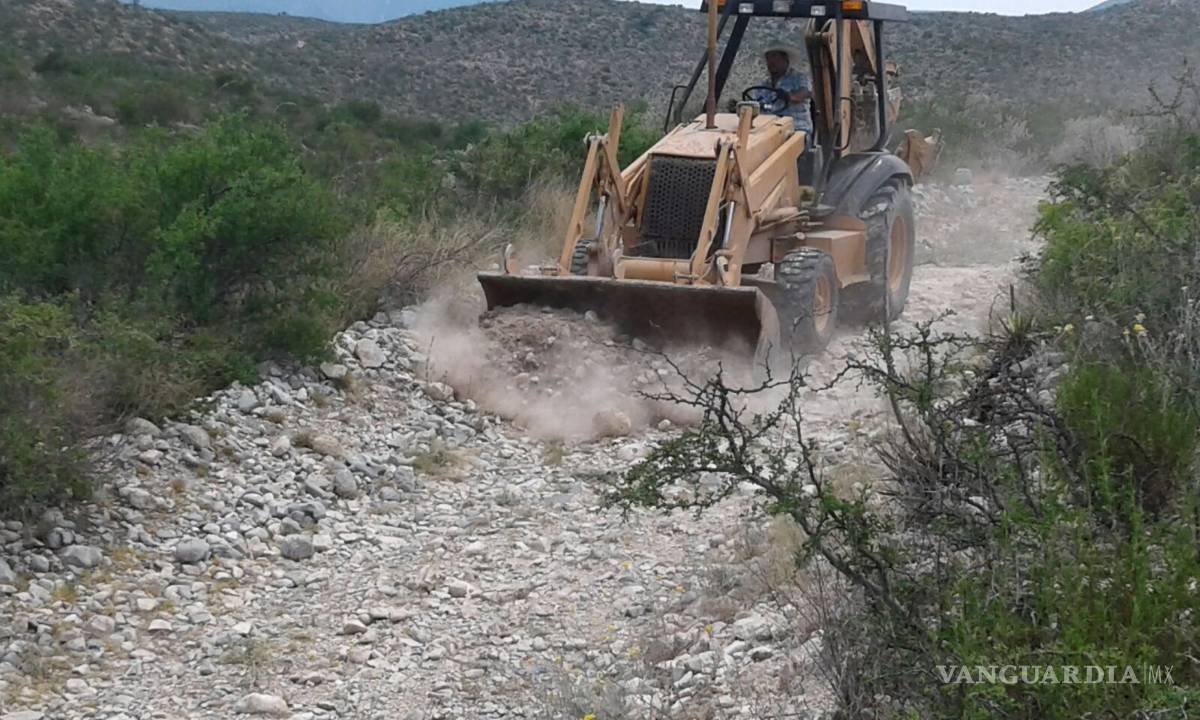 $!Bloquean caminos al Cerro La Gloria de Monclova para hostigar a los comuneros