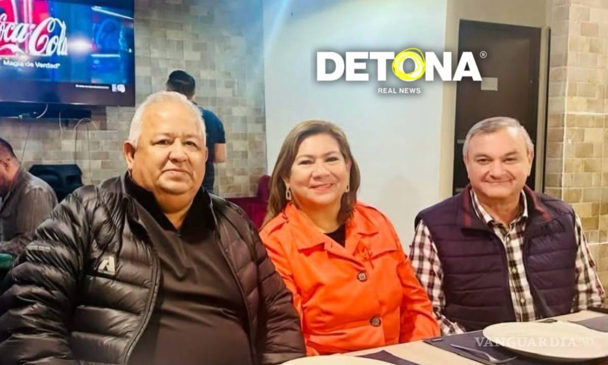 $!Ignacio Rodríguez Zúñiga, coordinador de asesores del alcalde de Guadalupe, Héctor García García, a la derecha. Al centro, Laura Paula López, secretaria del Ayuntamiento.