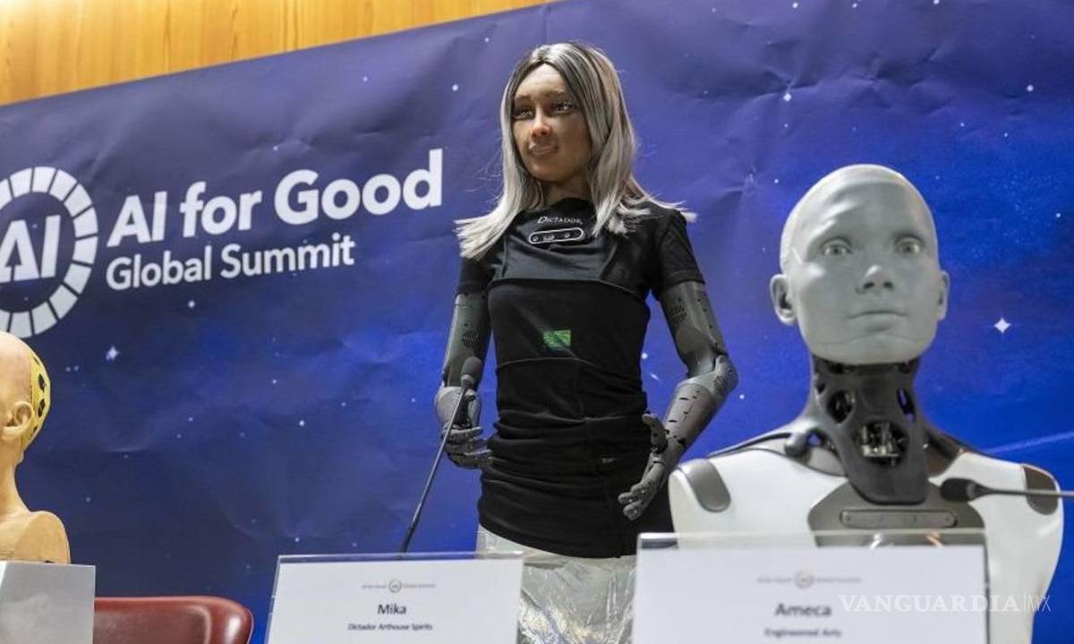 $!Mika firmó un contrato el 30 de agosto de 2022 e inició su carrera oficial desde el 1 de septiembre de 2022