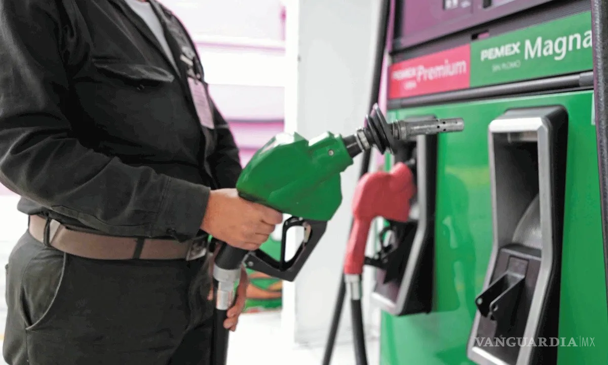 $!A pesar que el peso esté fuerte, esto no se reflejaría en precios más bajos de las gasolinas, consideraron economistas.