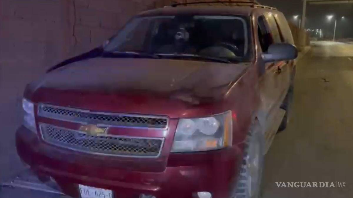 Pierde el control y choca contra muro en el bulevar Emilio Arizpe en Saltillo