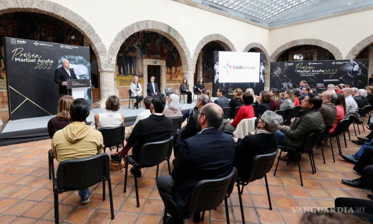 $!Saltillo: felicita Chema Fraustro al director de la OFD, Natanael Espinoza