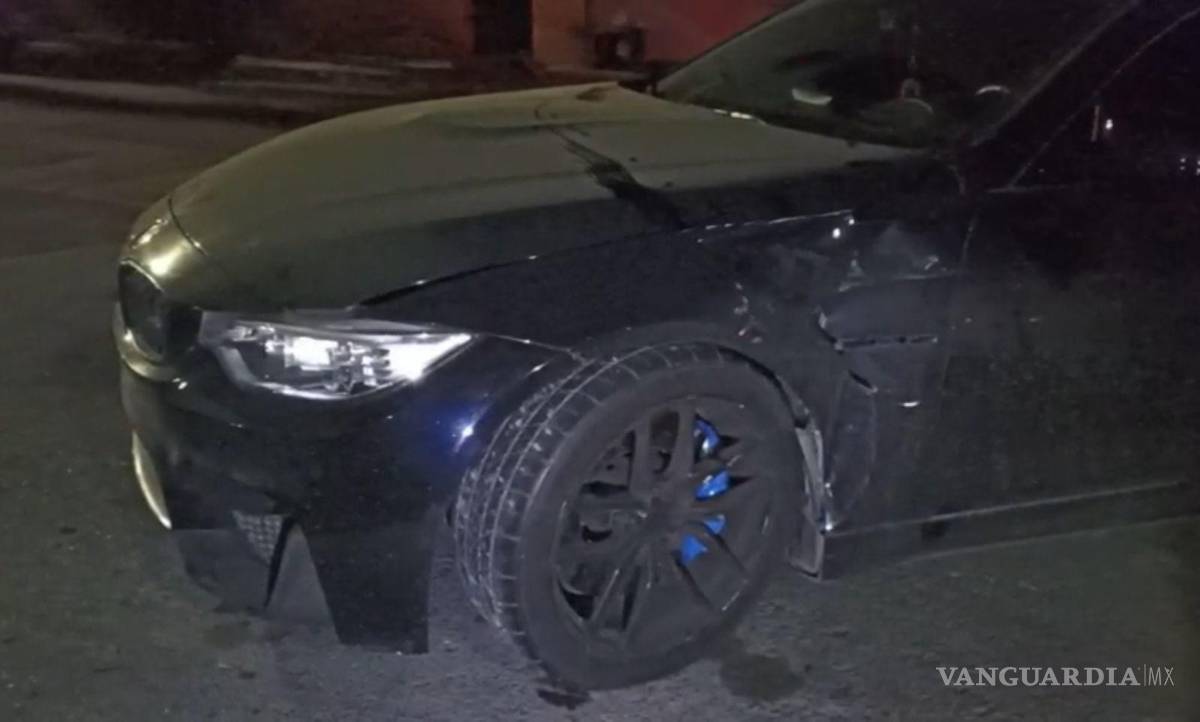 $!Elementos de Tránsito Municipal acordonaron el cruce de las calles Nigromante y Otilio González para facilitar las labores de auxilio y el peritaje correspondiente.