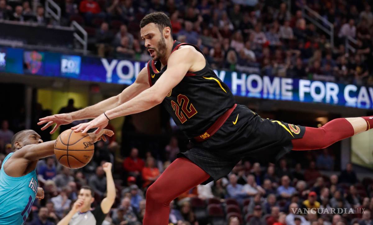 $!Los Hornets se aferran a la clasificación tras vencer a los Cavs