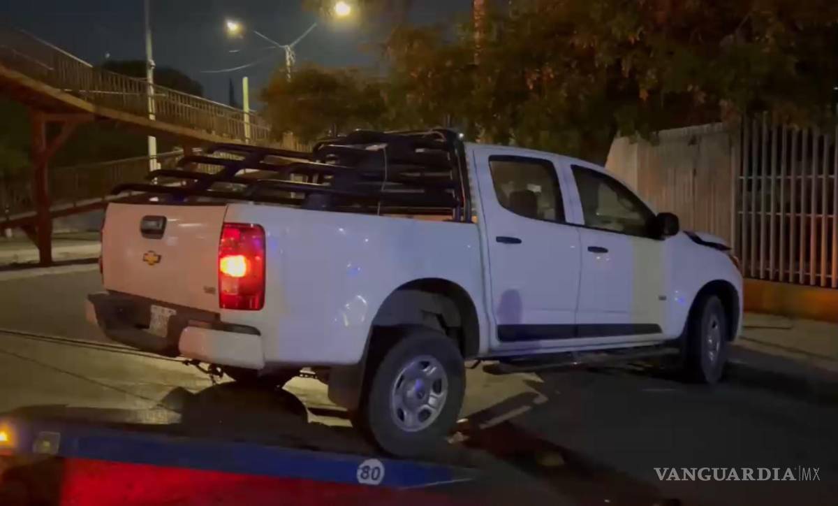 $!De acuerdo con los primeros reportes, el exceso de velocidad habría sido un factor determinante para que el conductor perdiera el control del volante y saliera de la carpeta asfáltica antes de estrellarse contra el árbol.