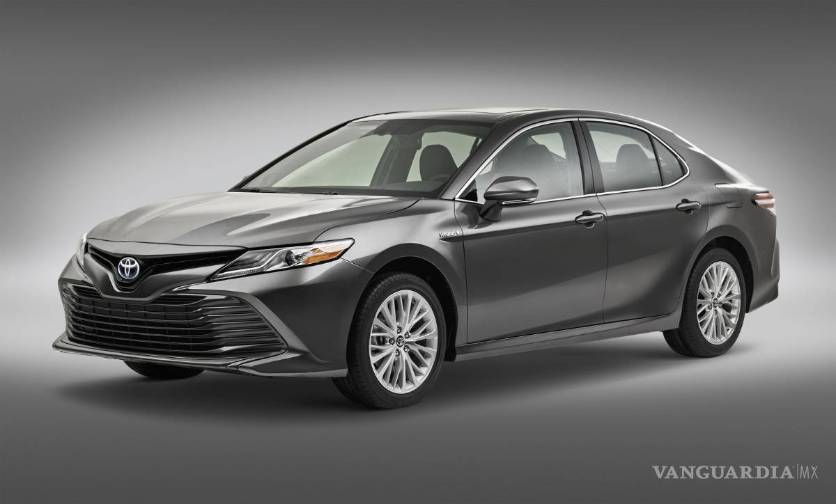 $!Toyota Camry Hybrid llega a México; estos son sus precios, versiones y equipamiento