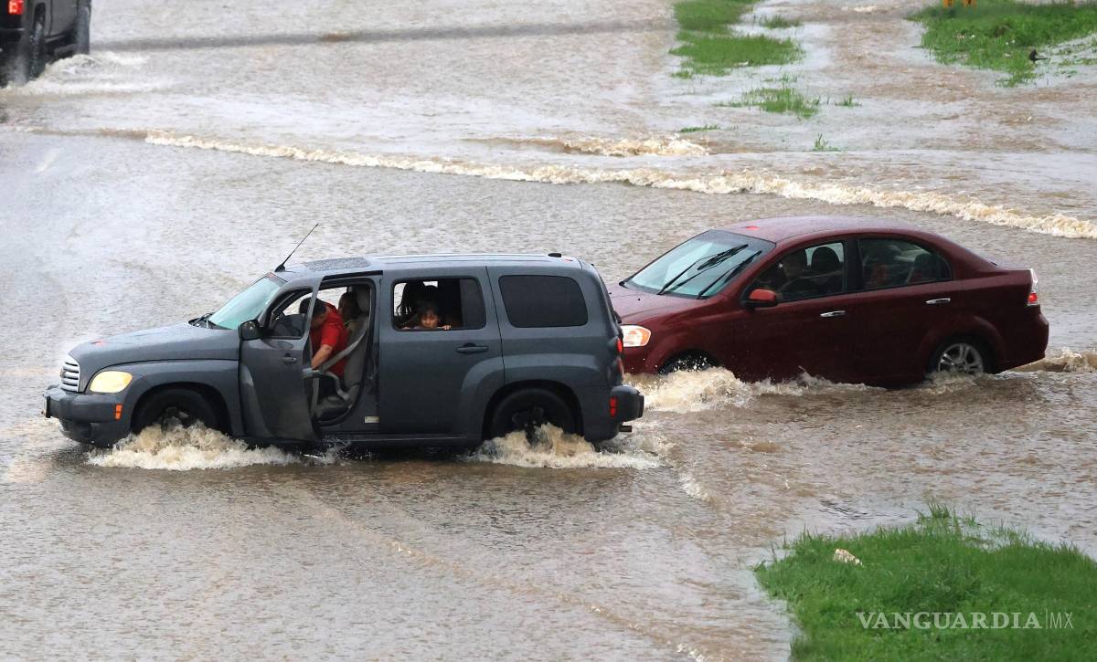 $!Algunas vialidades se ven afectadas, al cruzar cerca de afluentes naturales.