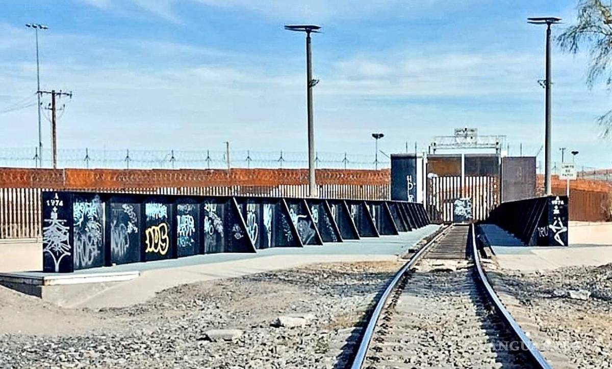 $!Fueron cerrados los ferroviarios en Piedras Negras y Ciudad Juárez.