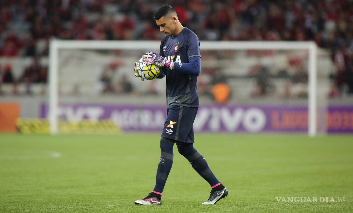 $!La insólita razón por la que suspendieron a un arquero en la Liga de Brasil