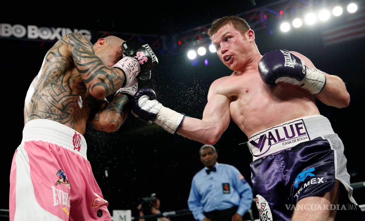$!'Canelo' Álvarez derrota a Miguel Cotto por decisión unánime