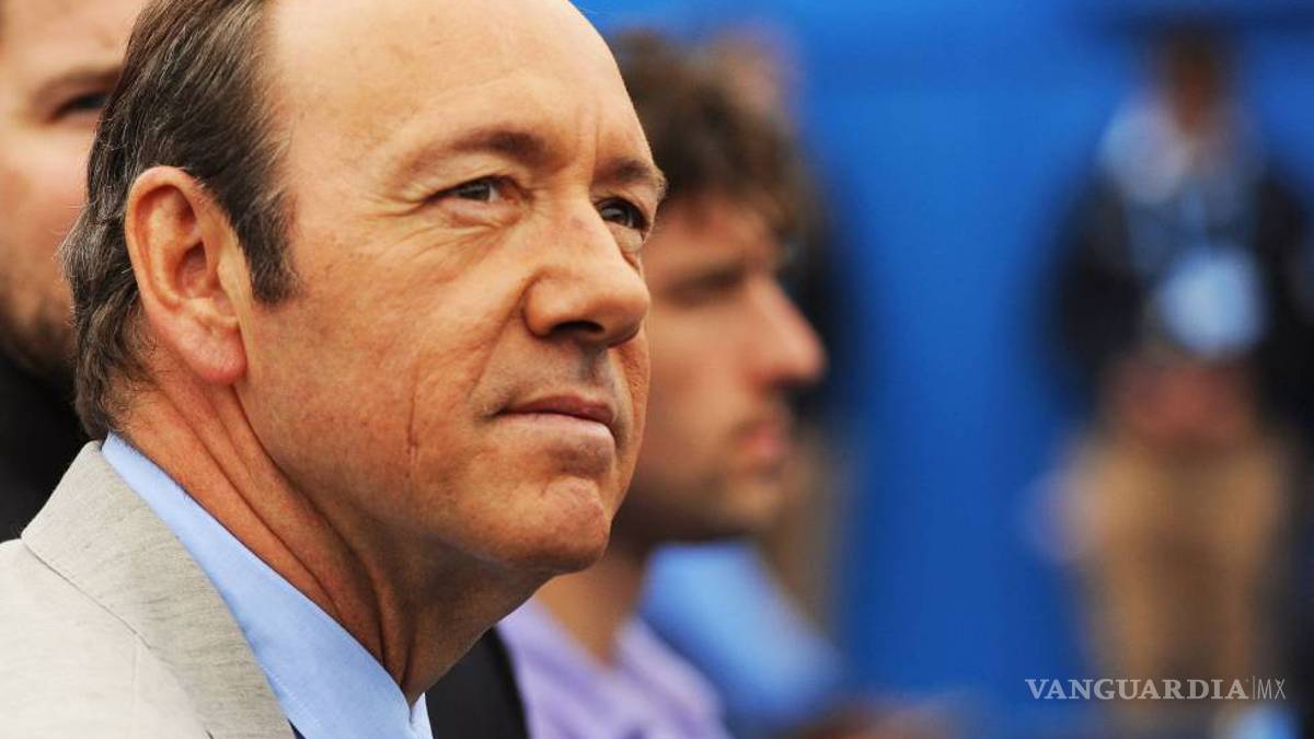 Kevin Spacey, libre bajo fianza tras ser inculpado por agresión sexual contra joven