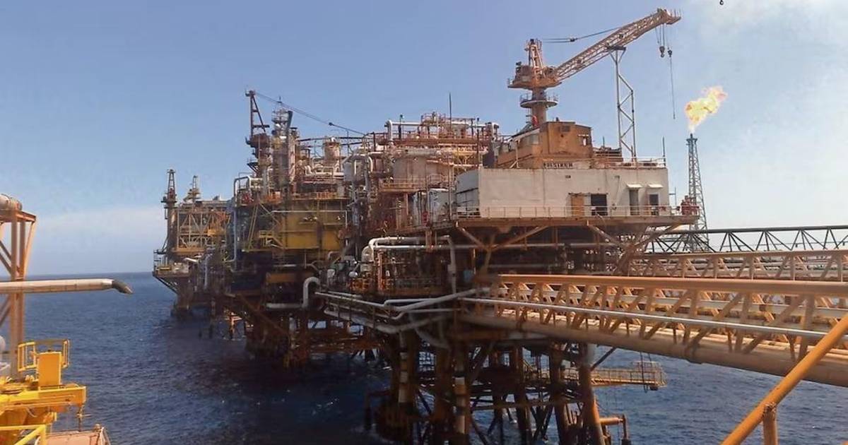 Pemex debe 430 mil millones; navieras advierten punto crítico en servicios