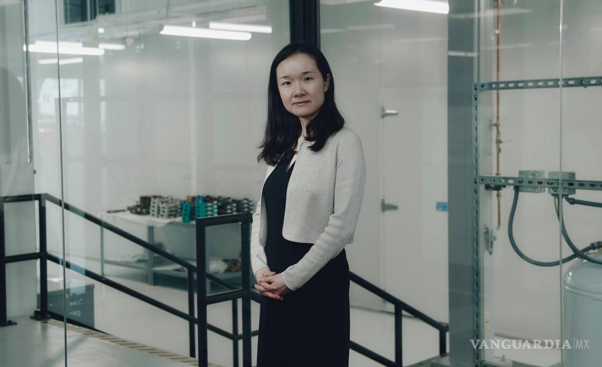 $!Siyu Huang, directora ejecutiva de Factorial Energy, una startup que desarrolla una batería para vehículos eléctricos con carga más rápida, en Billerica.