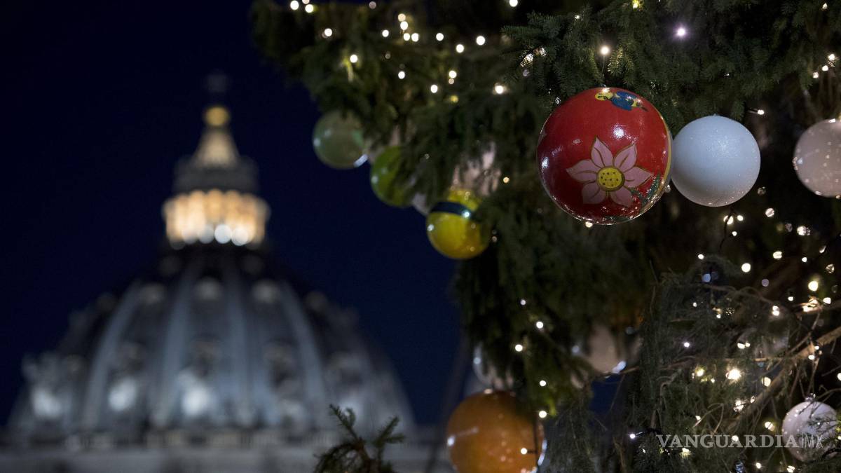 Inauguran el árbol de Navidad en El Vaticano