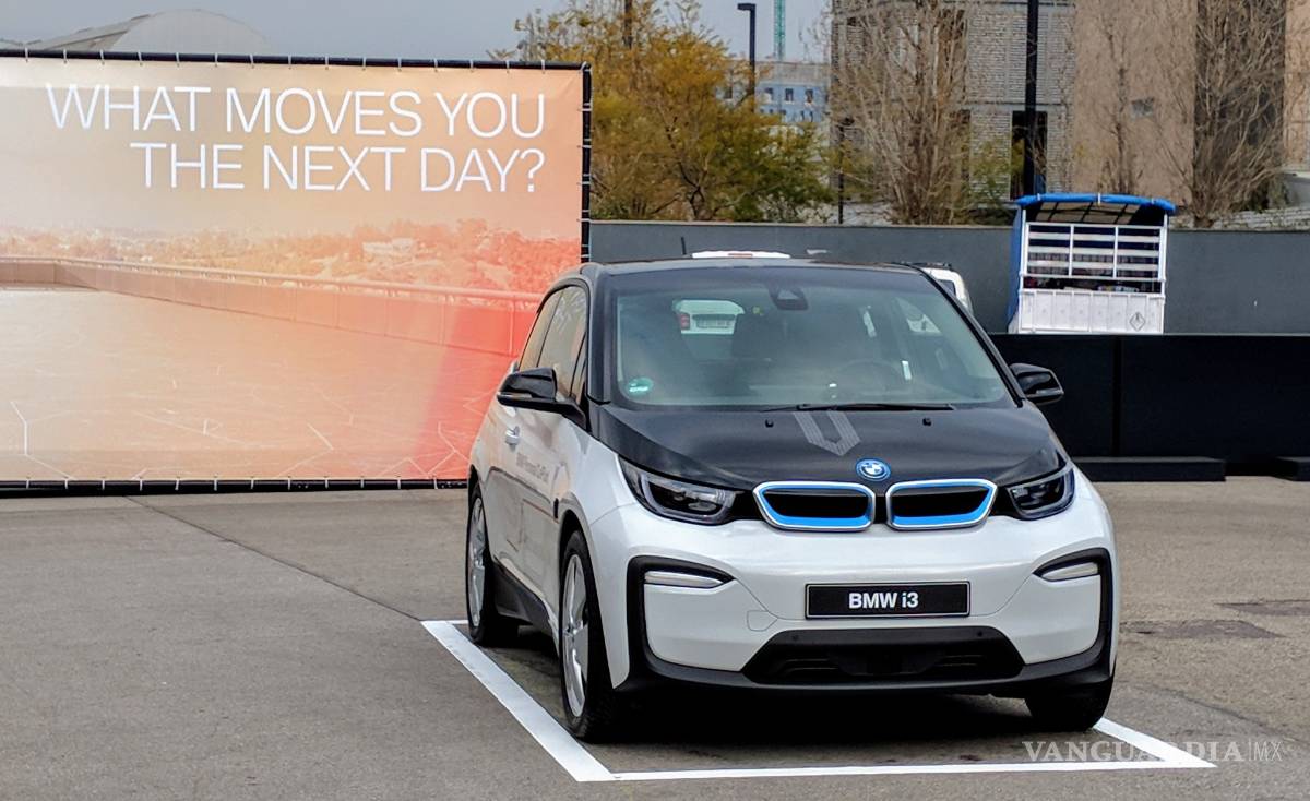 $!BMW permitirá bloquear y desbloquear su automóvil desde su teléfono inteligente