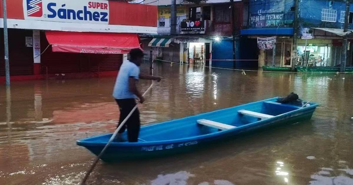 Lluvias dejan sin comida ni abasto a poblados del centro del país; ventas se desploman