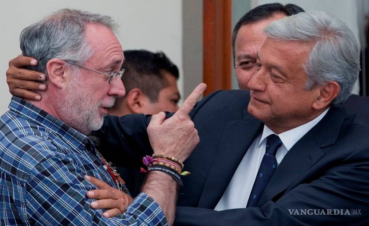 $!'Voy por el beso que me adeudas'... Javier Sicilia anuncia que marchará al Palacio Nacional