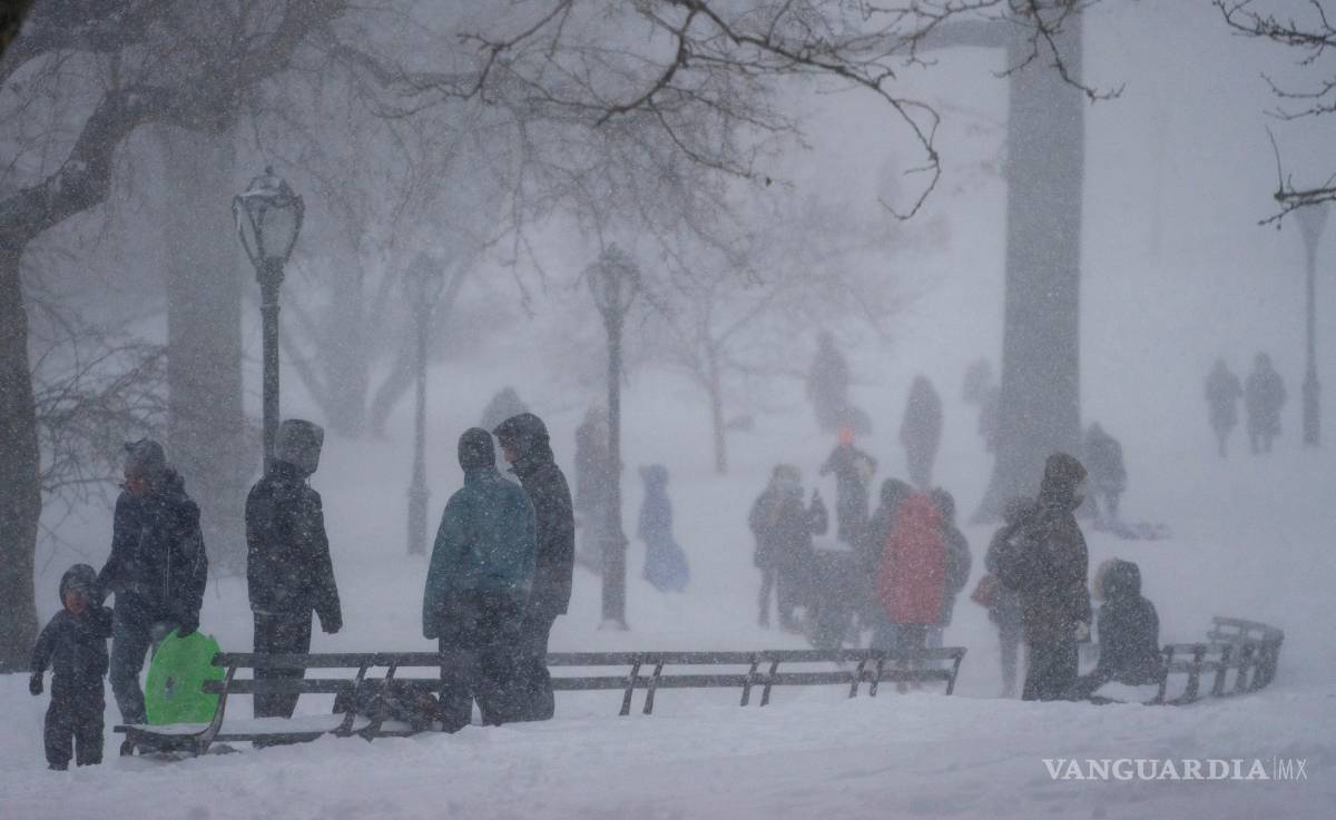 $!Concluye emergencia por supertormenta en EU; 25 muertos