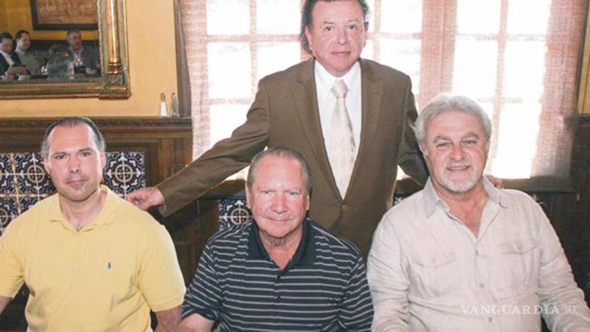 López Obrador nombra coordinador a ex abogado de Hank