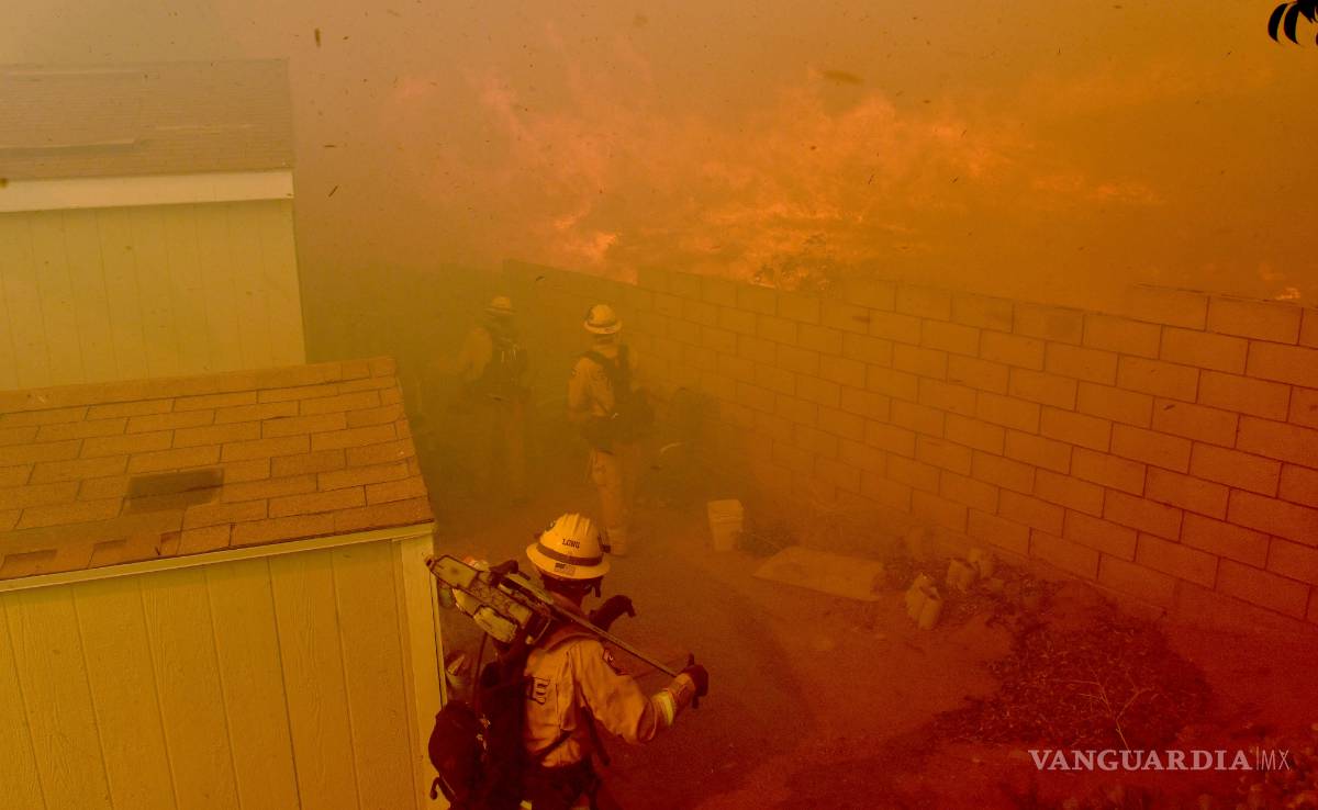 $!Incendios consumen a California