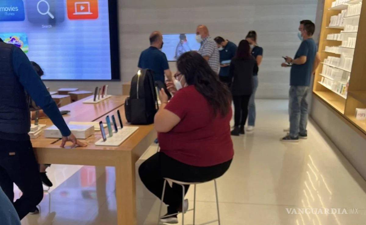 $!La morenista fue criticada hace poco por ir a una tienda Apple