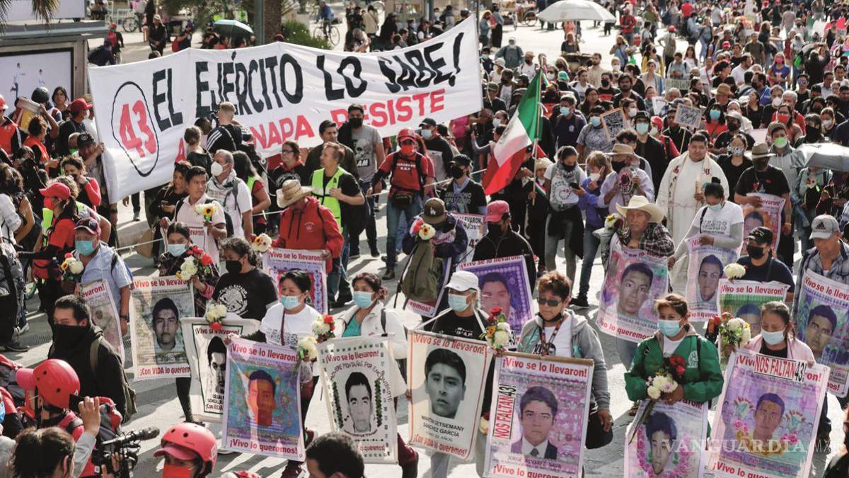 Padres de los 43 romperían con el gobierno