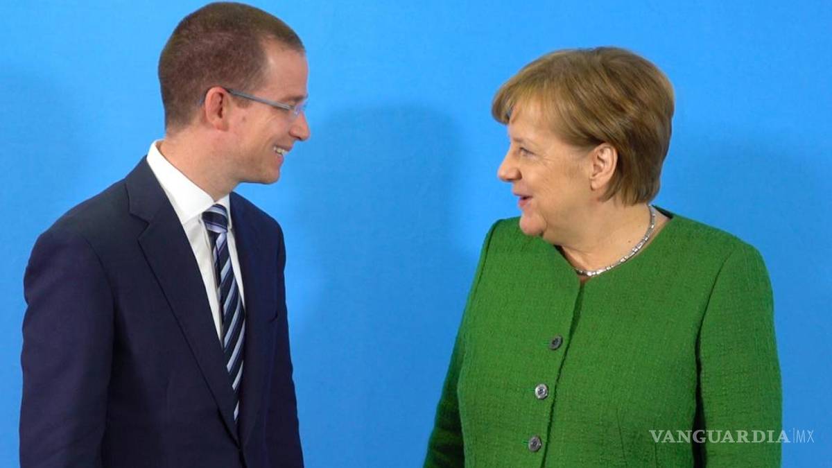 Notario no reconoce su firma en compra de bodega de Ricardo Anaya