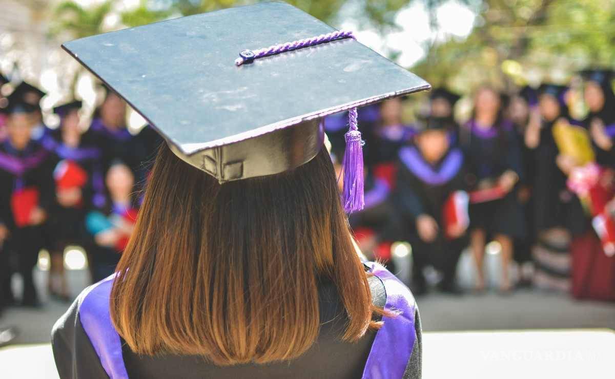 $!Las mujeres empiezan ganando un sueldo menor que el de los hombres.