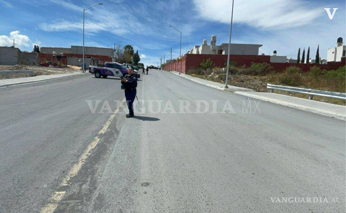 $!La movilización policial se concentró entre las colonias Lomas del Refugio y Las Isabeles, donde vecinos reportaron disparos que generaron alarma entre los habitantes del sector.