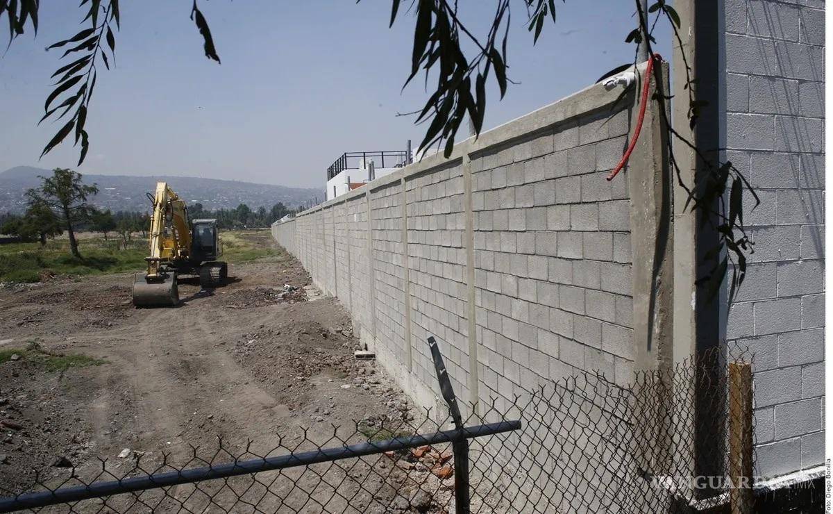 $!Después de meses y una demanda de amparo indirecto, habitantes de Xochimilco lograron frenar definitivamente la construcción