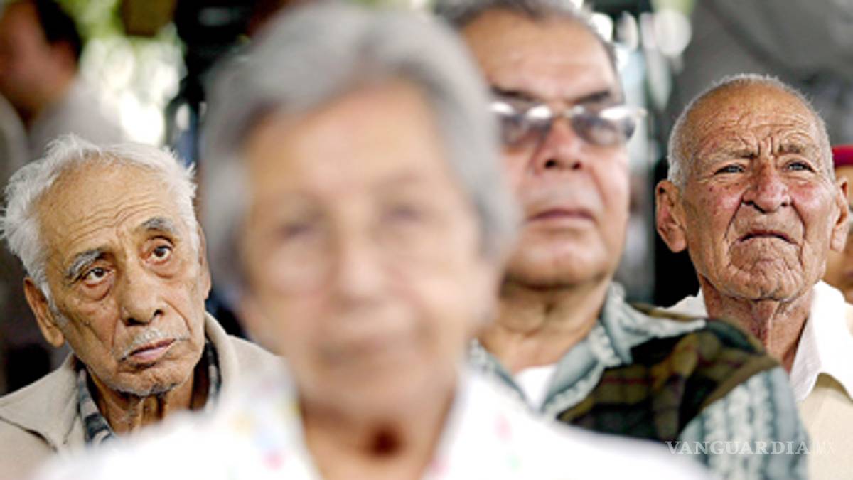 Programa de pensiones no debe ser universal, como propone AMLO: especialista