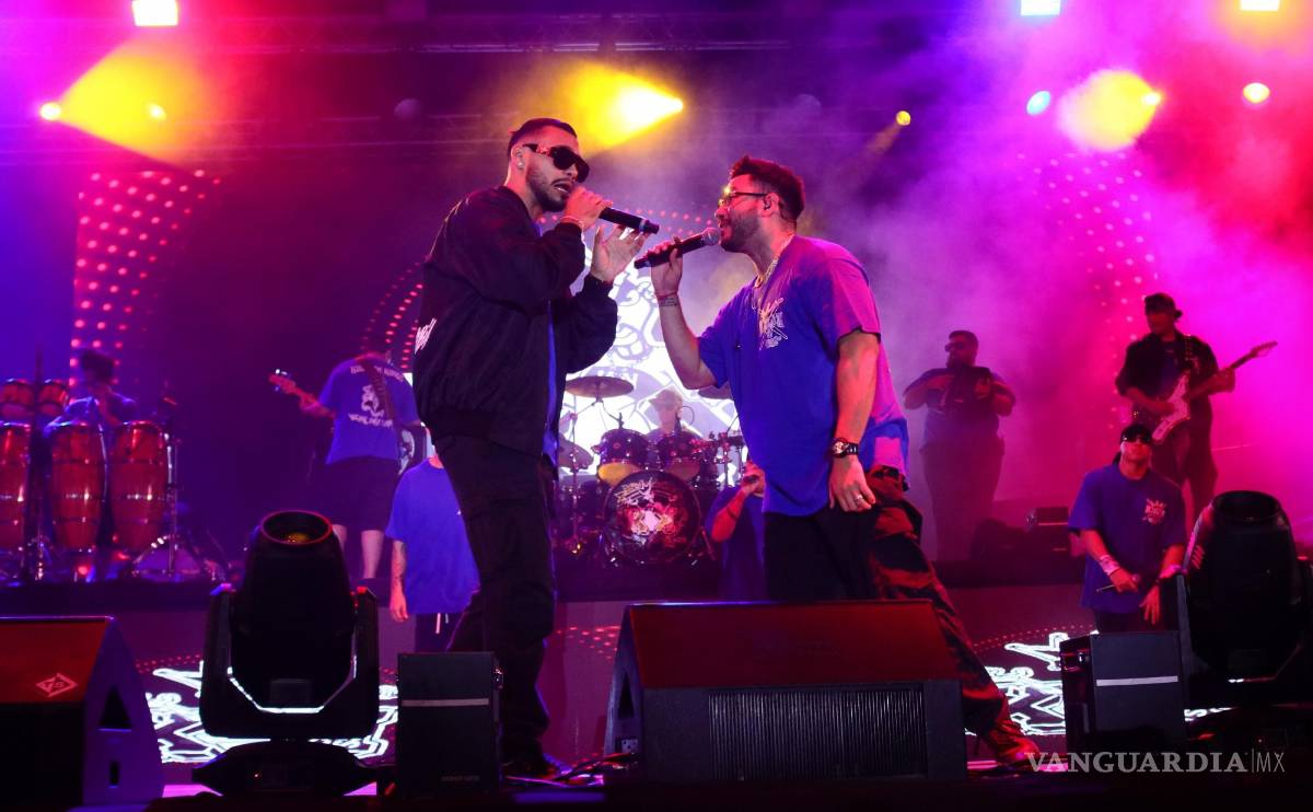 $!Miles de asistentes se dieron cita para la gran noche de baile con la música del grupo texano.